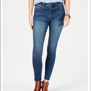 💥 Style & Co Power Sculpt Curvy Fit Skinny Jeans